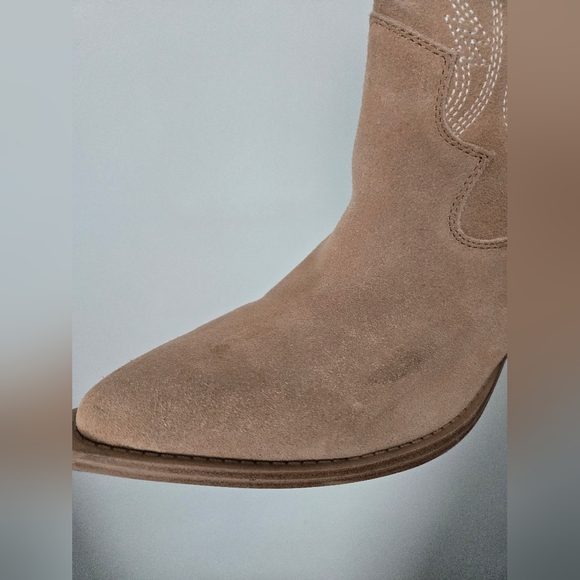 CROWN VINTAGE Tan Suede Western style boots - Picture 15 of 16